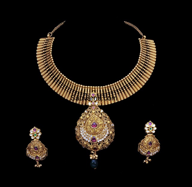 اطقم  المعلم كرسكنديور Designer-gold-necklace-with-earrings-zoom